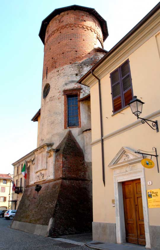 revello-palazzo-comunale-verticale