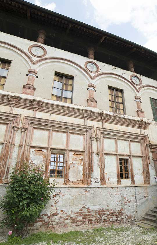 villanova-solaro-casa-canonica-verticale